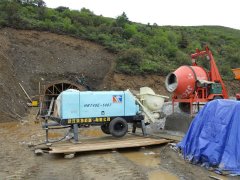 <b>云南香格里拉红牛矿业承建隧道工程-小型电泵施</b>